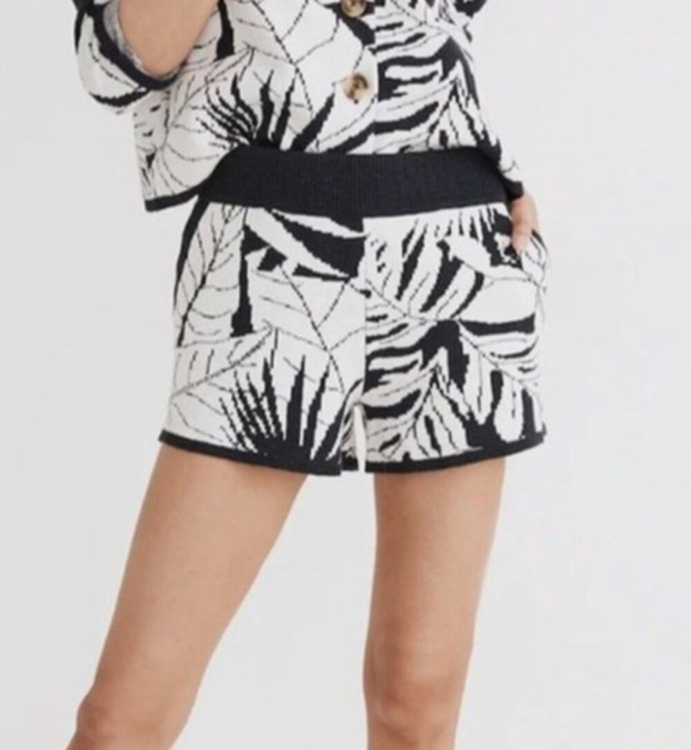 Madewell Dark Blue Pull On Shorts in Tropical Vacation LAST CALL